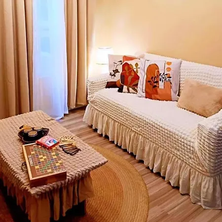 The Wooden Crib Apartment